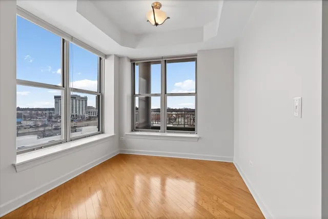 $439,000 | 9360 Skokie Boulevard, Unit 517, Skokie, IL 60077