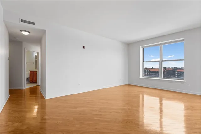 $439,000 | 9360 Skokie Boulevard, Unit 517, Skokie, IL 60077