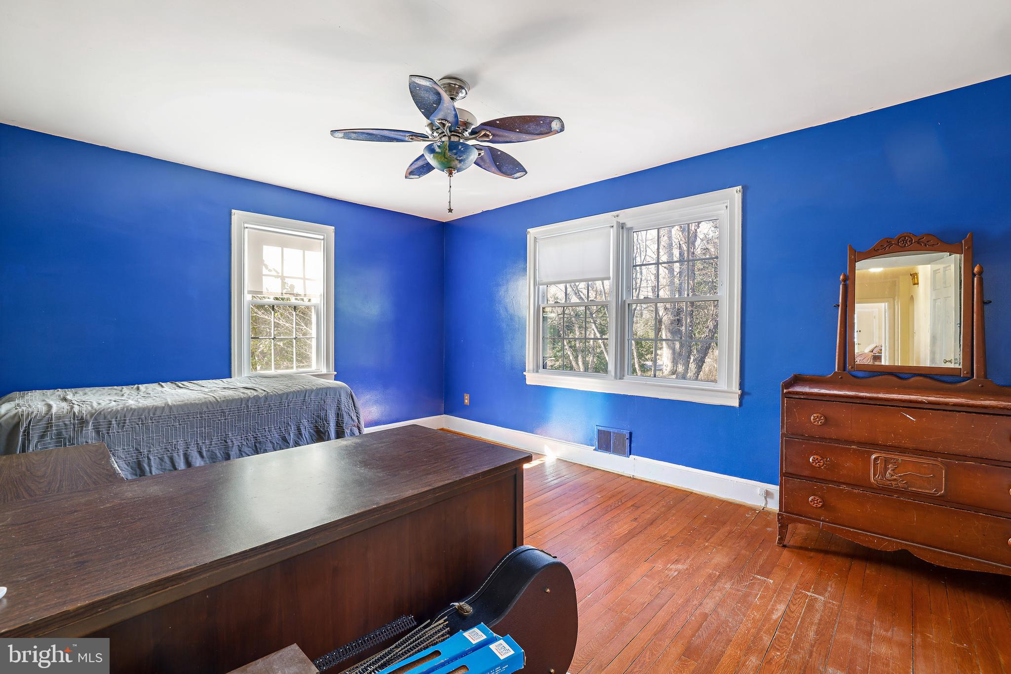 3330 Solomons Island Road Edgewater, MD 21037 - Photo 17 of 32 Extra large Bedroom 3 on First Floor.
