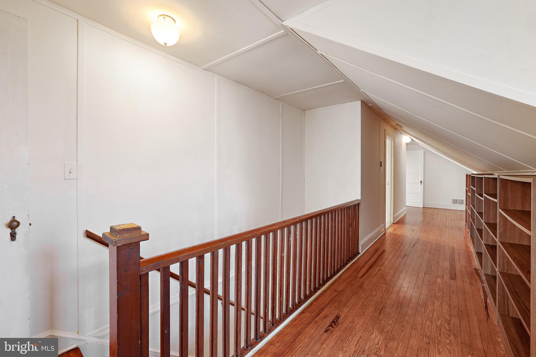 3330 Solomons Island Road Edgewater, MD 21037 - Photo 18 of 32 Lovely Craftsman detail; 2nd Floor Hall/handrail