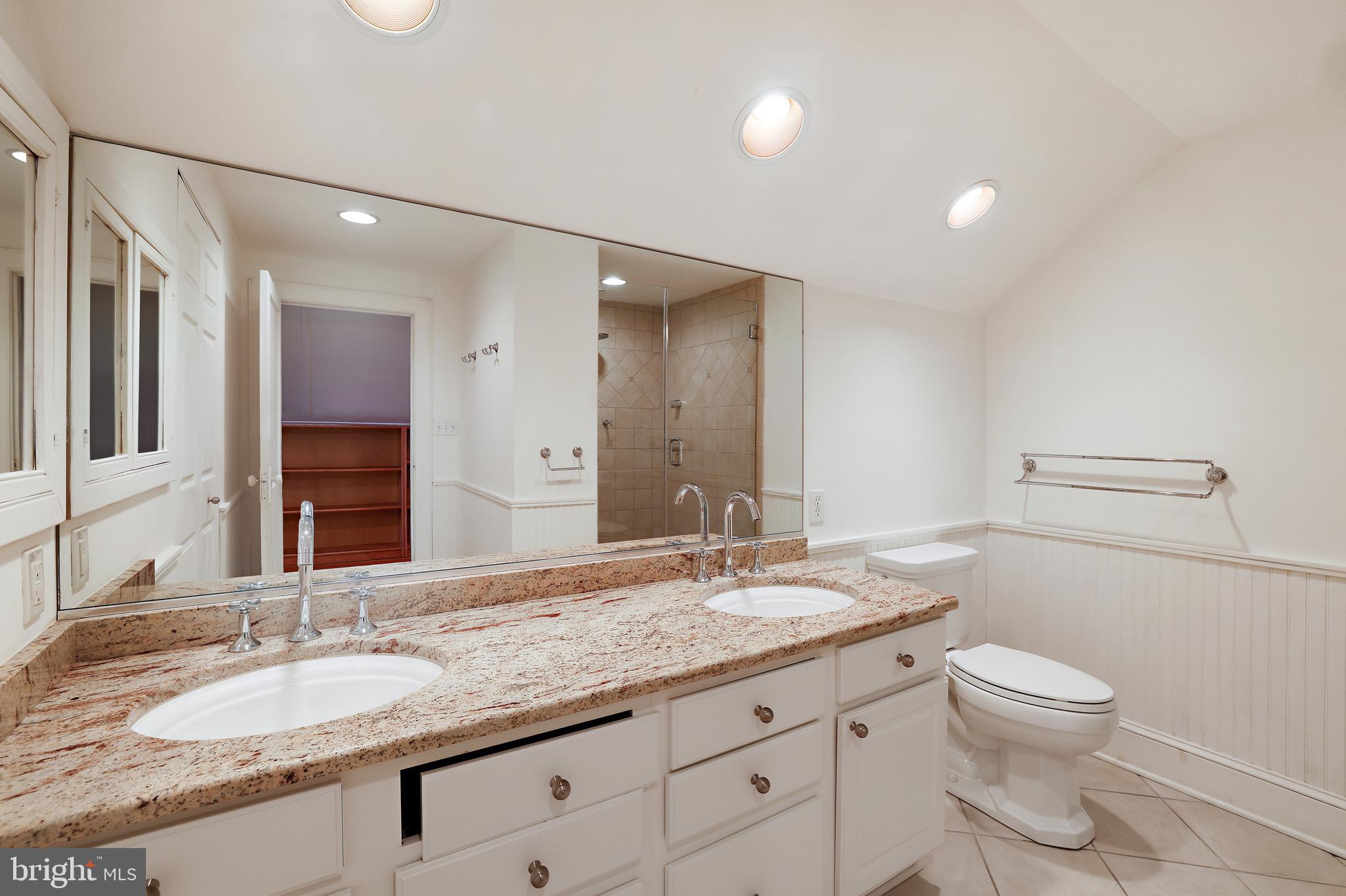 3330 Solomons Island Road Edgewater, MD 21037 - Photo 19 of 32 Updated Second Floor Bath