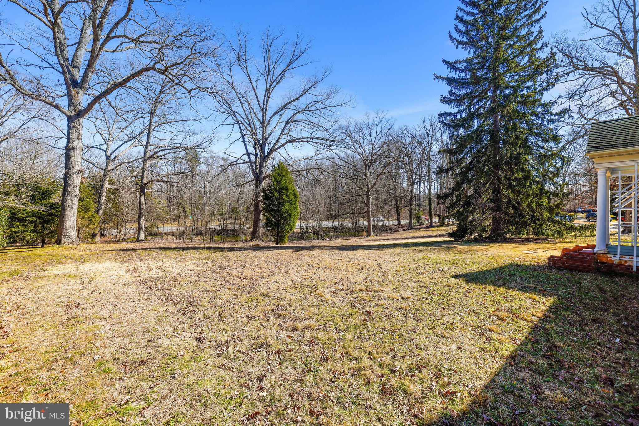 3330 Solomons Island Road Edgewater, MD 21037 - Photo 3 of 32 Plenty of privacy.