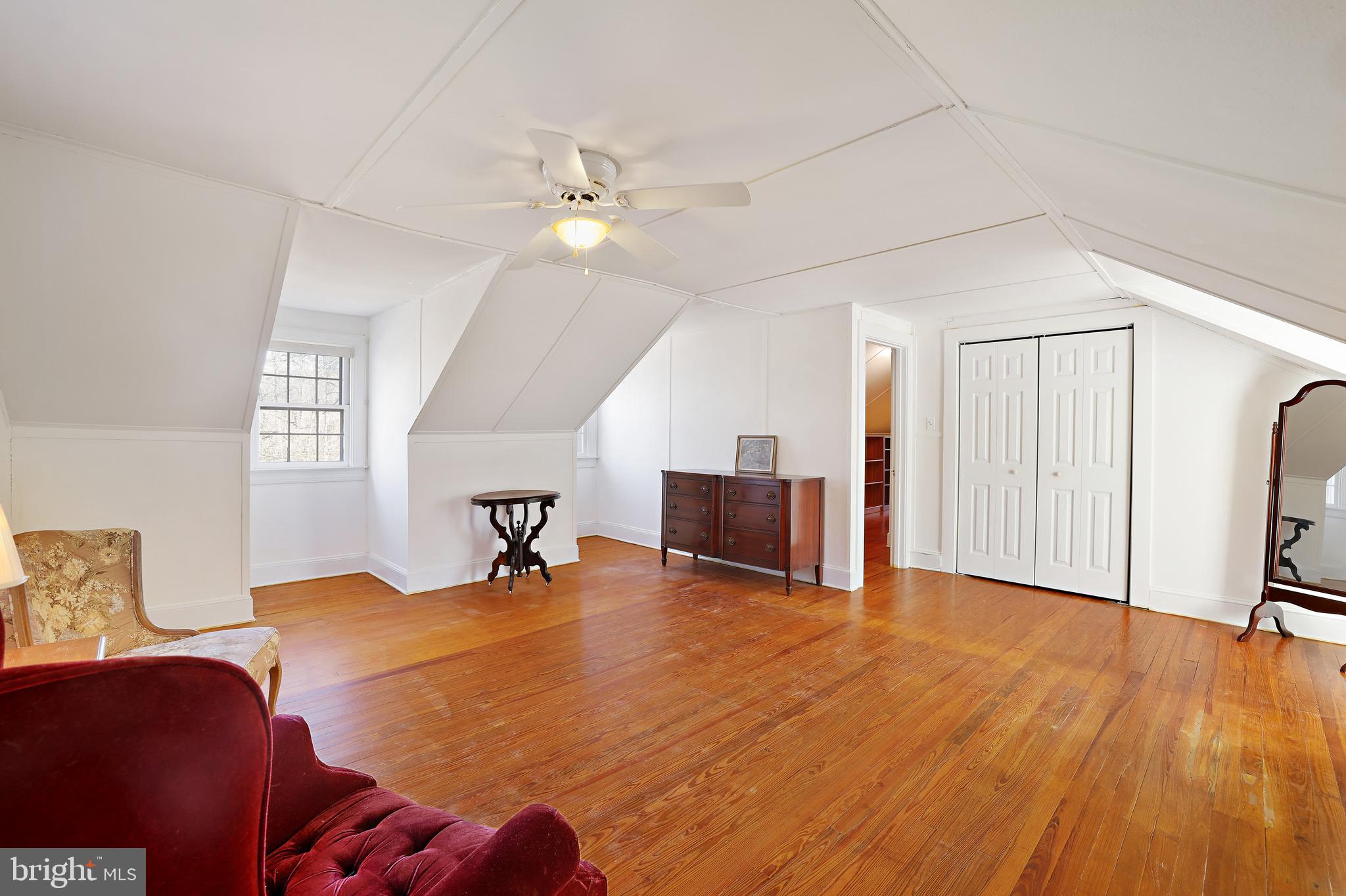 3330 Solomons Island Road Edgewater, MD 21037 - Photo 22 of 32 Giant room with windows on three sides.