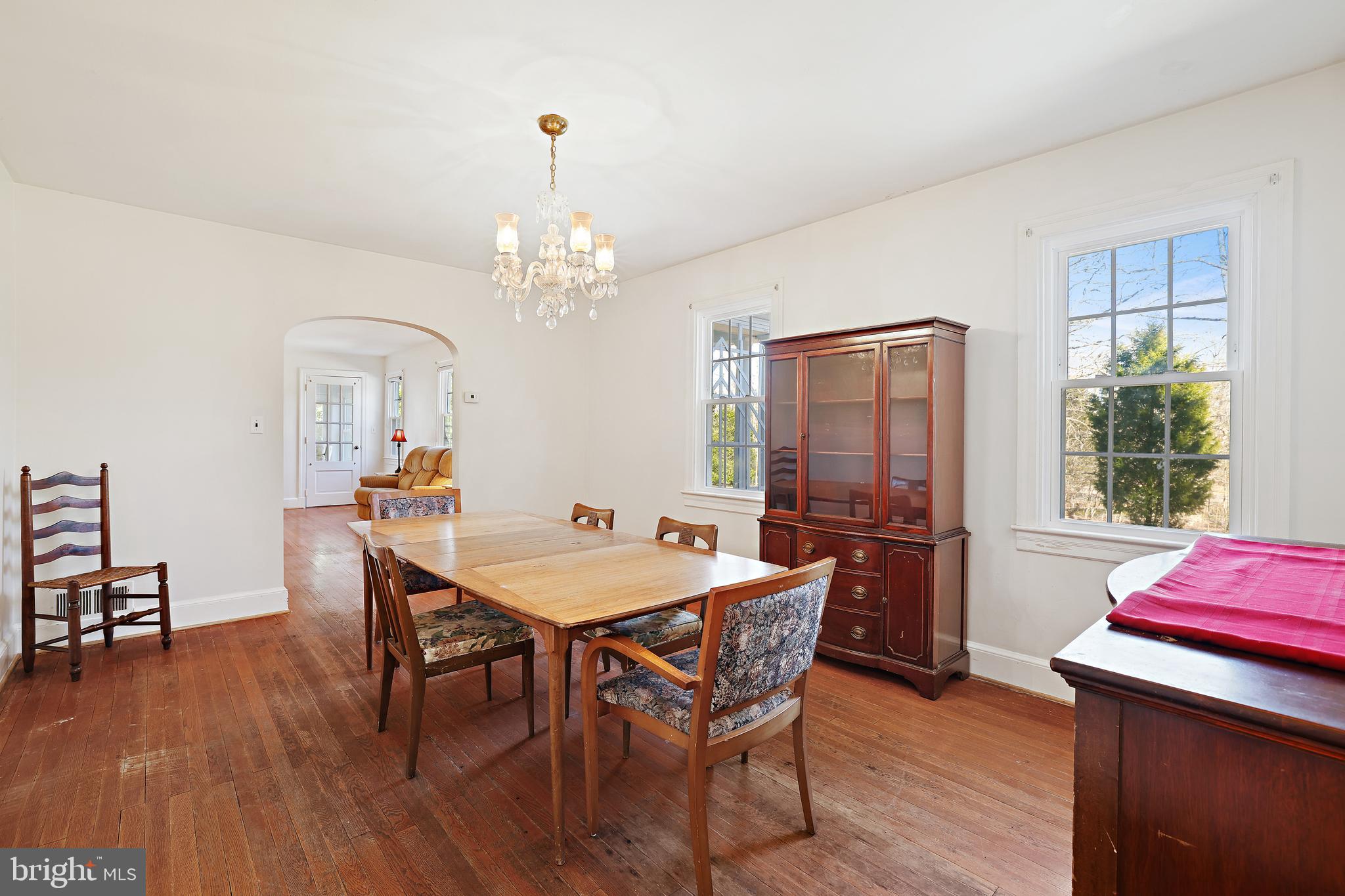 3330 Solomons Island Road Edgewater, MD 21037 - Photo 8 of 32 Gorgeous oak floors throughout.