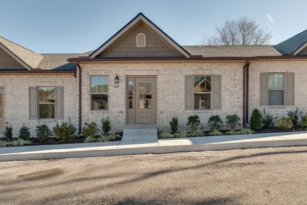 $280,700 | 205 Bancroft Mill, Columbia, TN 38401