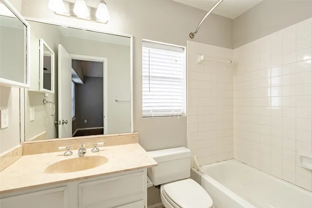 $3,000 | 8202 Avocet Drive, Austin, TX 78745