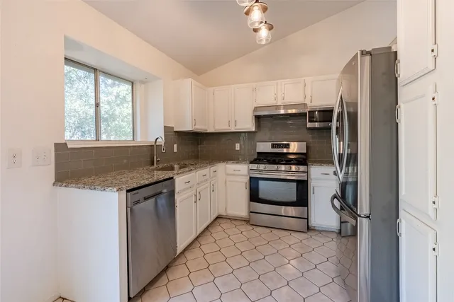 $3,000 | 8202 Avocet Drive, Austin, TX 78745