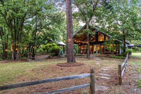 $974,900 | 18480 County Road 446, Lindale, TX 75771