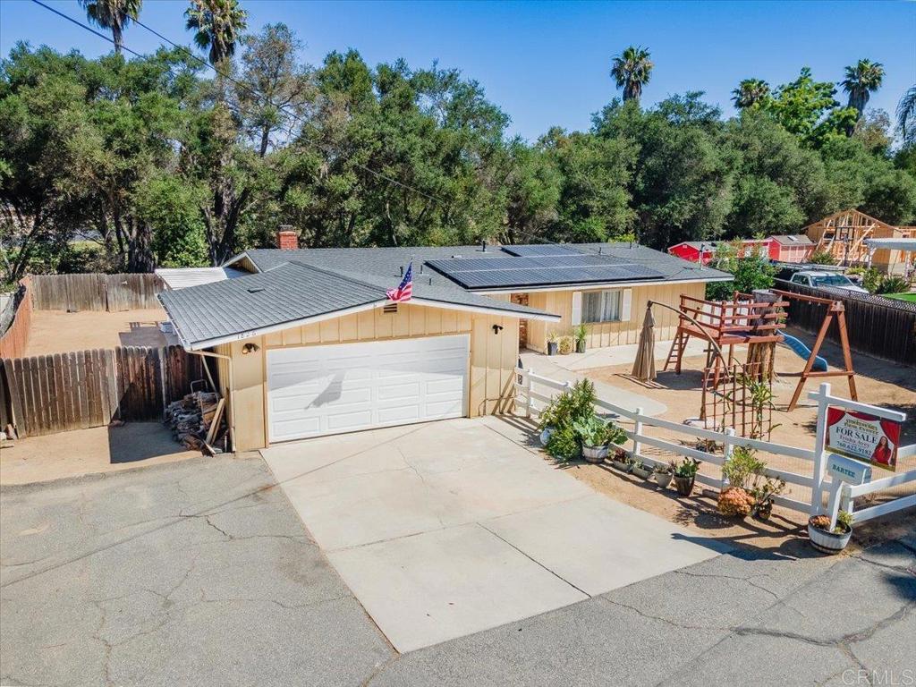 1828 Chapulin Lane Fallbrook, CA 92028 - Photo 3 of 47