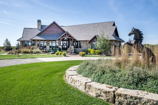 $6,700,000 | 1051 North Blackstone Road, Milton, KS 67106