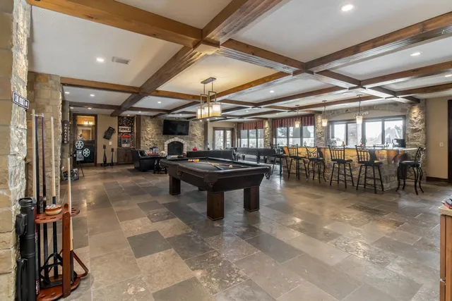 $6,700,000 | 1051 North Blackstone Road, Milton, KS 67106