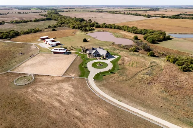 $6,700,000 | 1051 North Blackstone Road, Milton, KS 67106