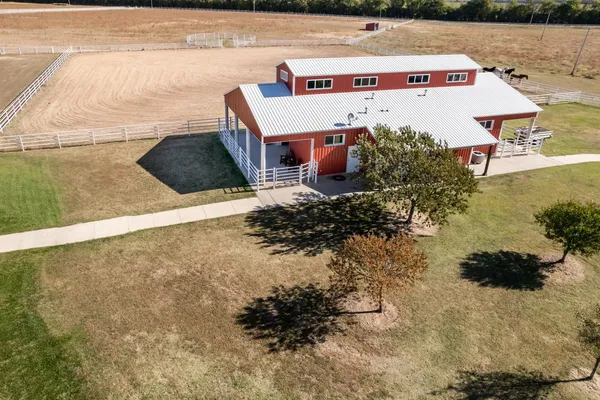$6,700,000 | 1051 North Blackstone Road, Milton, KS 67106