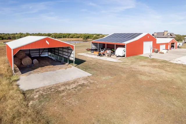 $6,700,000 | 1051 North Blackstone Road, Milton, KS 67106