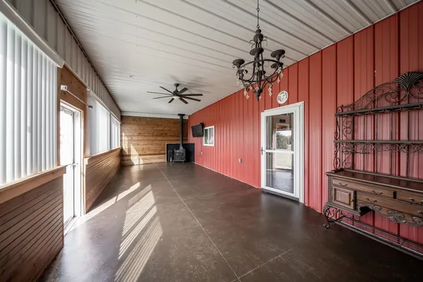 $6,700,000 | 1051 North Blackstone Road, Milton, KS 67106