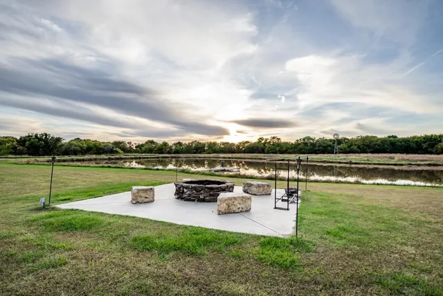 $6,700,000 | 1051 North Blackstone Road, Milton, KS 67106