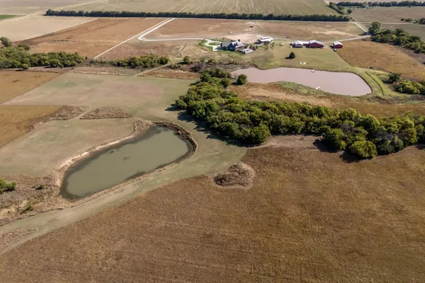 $6,700,000 | 1051 North Blackstone Road, Milton, KS 67106