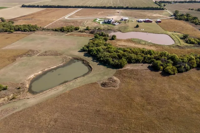 $6,700,000 | 1051 North Blackstone Road, Milton, KS 67106