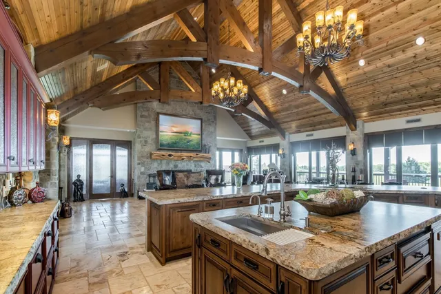$6,700,000 | 1051 North Blackstone Road, Milton, KS 67106