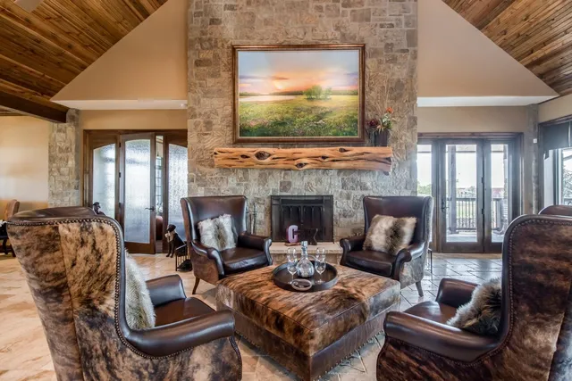 $6,700,000 | 1051 North Blackstone Road, Milton, KS 67106