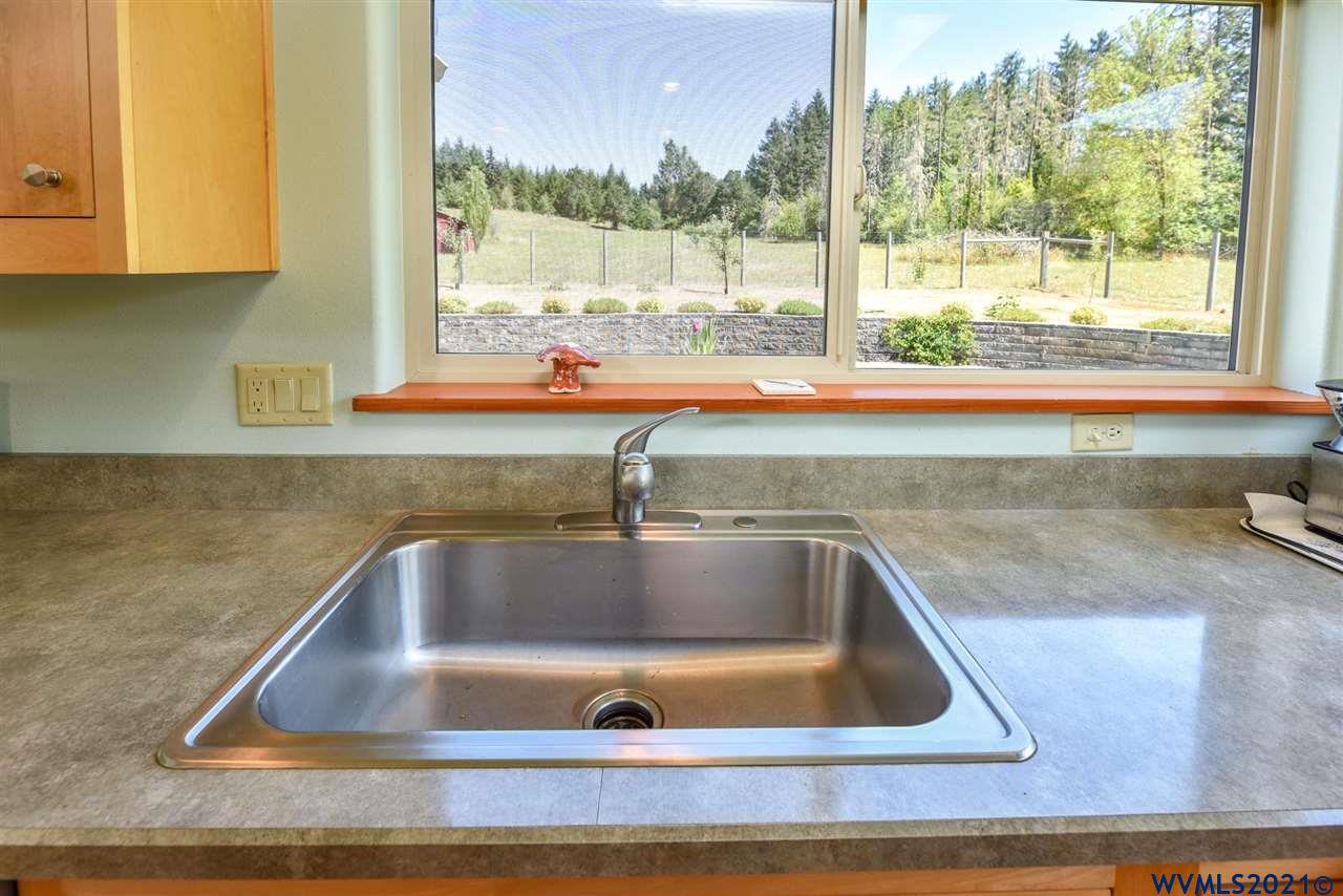 25803 Foster Road Monroe, OR 97456 - Photo 11 of 41 Gallery Image 11