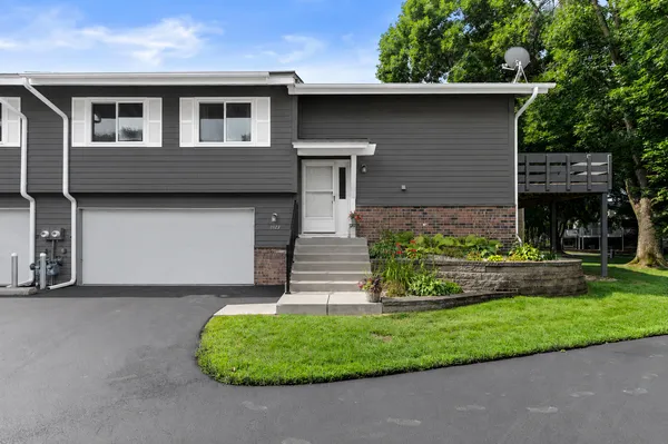 $284,900 | 11123 Xavier Circle, Bloomington, MN 55437