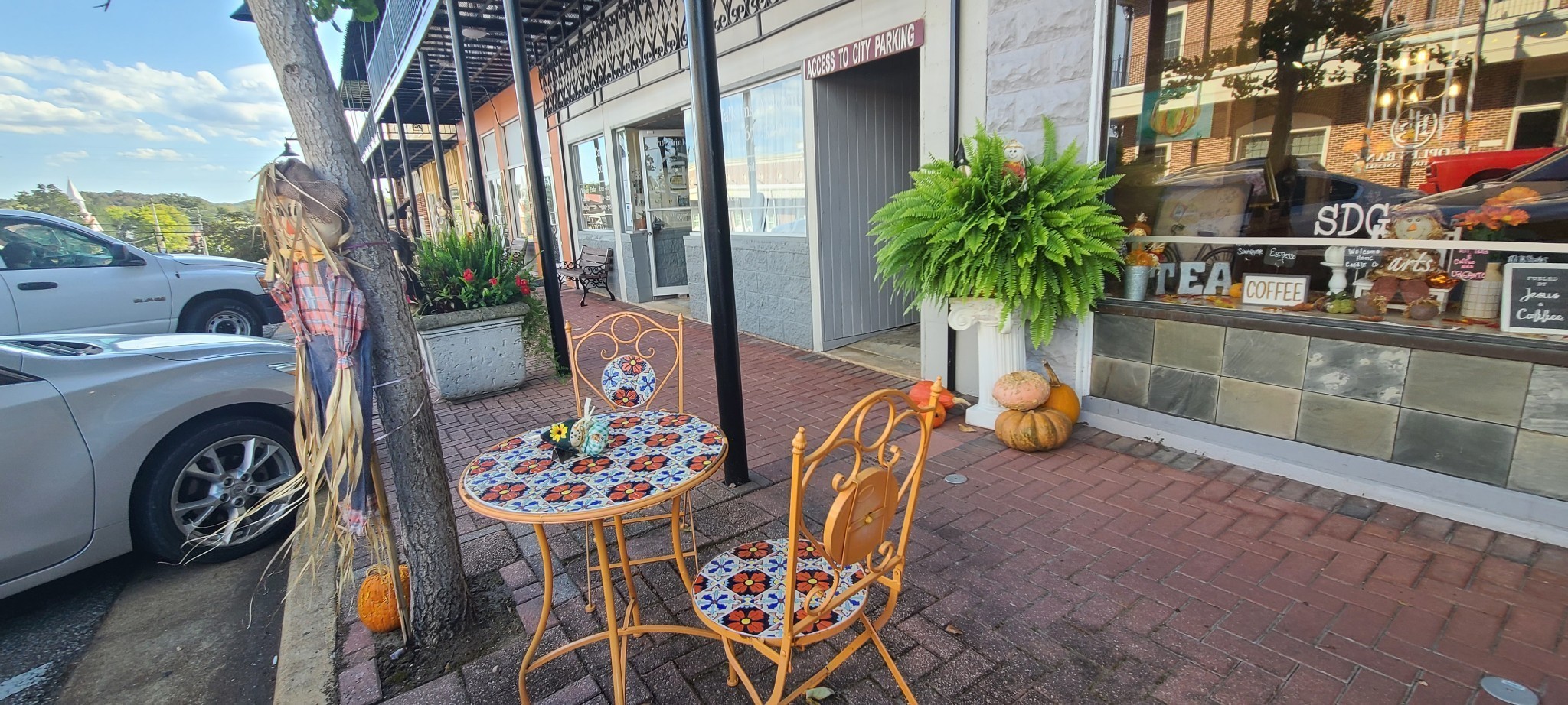 2563 Hardin Bottom River Road Clifton, TN 38425 - Photo 14 of 18 a view of a chairs and table in the balcony