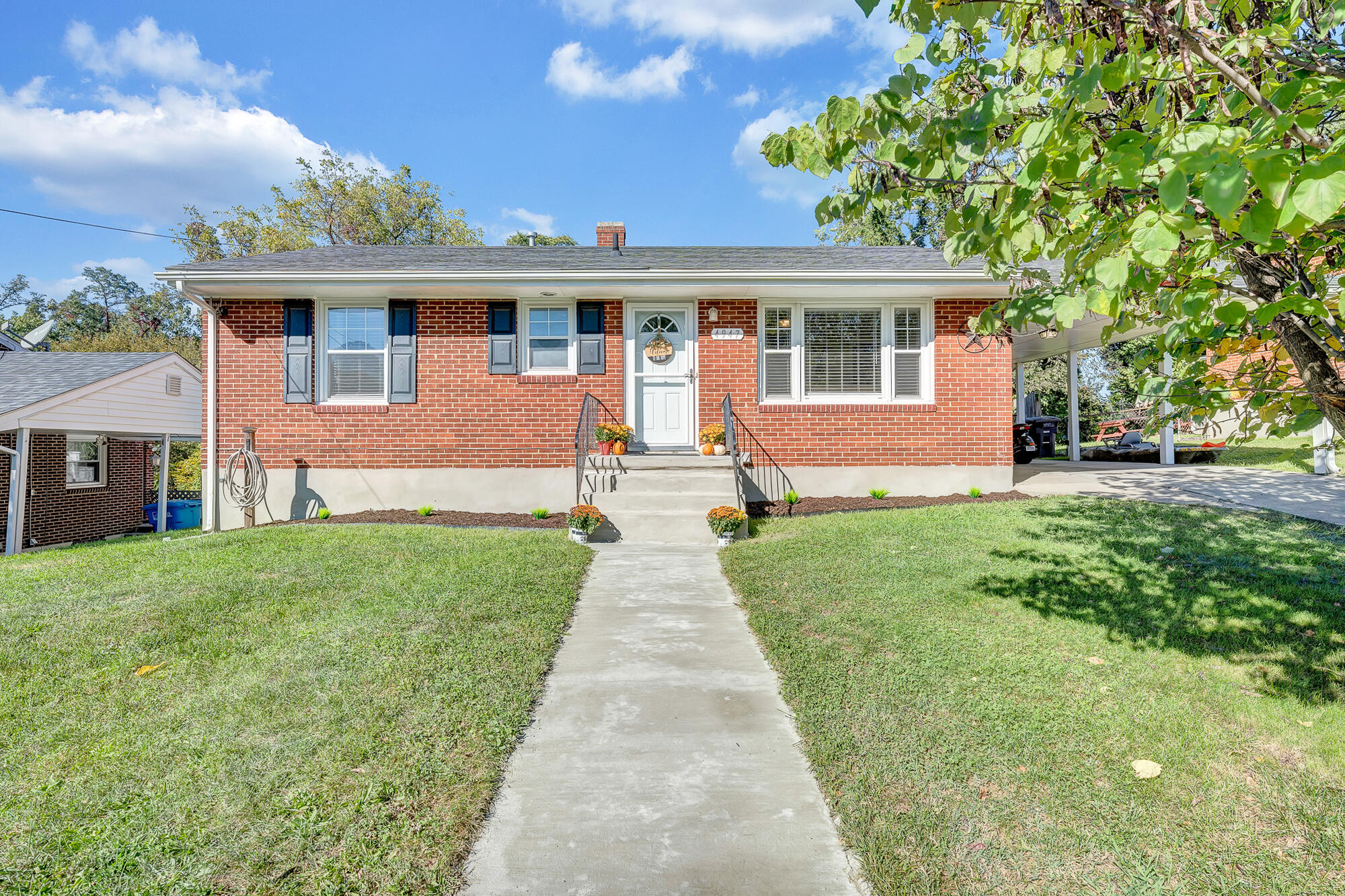 4947 Pomeroy Road Northwest Roanoke, VA 24017 - Photo 1 of 27 D R E A M-6189