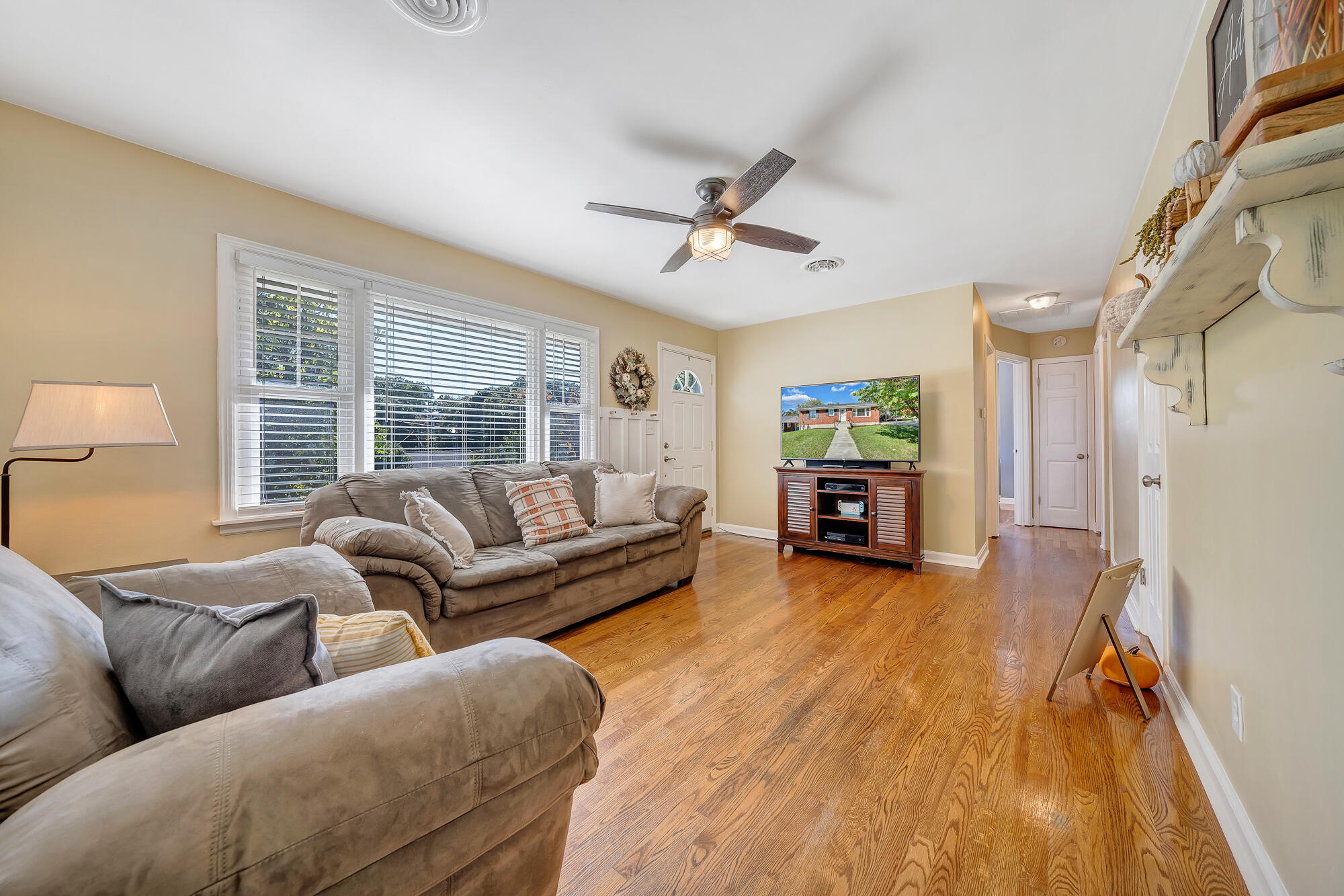 4947 Pomeroy Road Northwest Roanoke, VA 24017 - Photo 5 of 27 D R E A M-6211