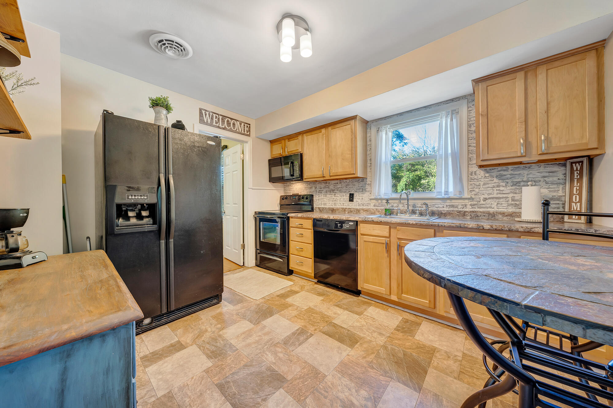 4947 Pomeroy Road Northwest Roanoke, VA 24017 - Photo 6 of 27 D R E A M-6204