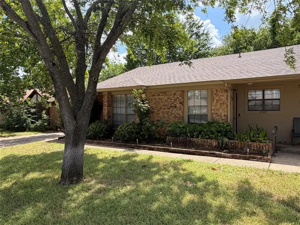 $2,100 | 2907 Hilltop Drive, Euless, TX 76039