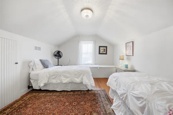 $655,000 | 215 North Hauptstrasse Street, Carmine, TX 78932