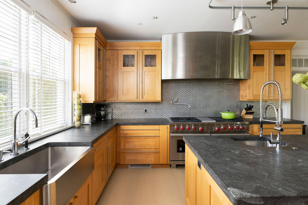 33 Low Beach Road Nantucket, MA 02554 - Photo 11 of 38 Gallery Image 11