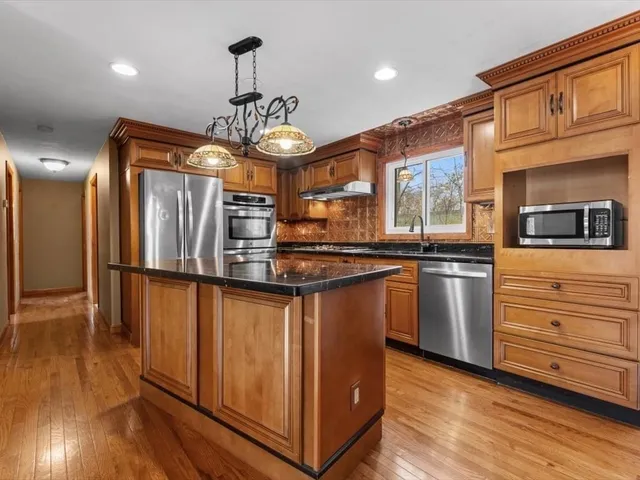 $490,000 | 11 Benson Street, Worcester, MA 01604