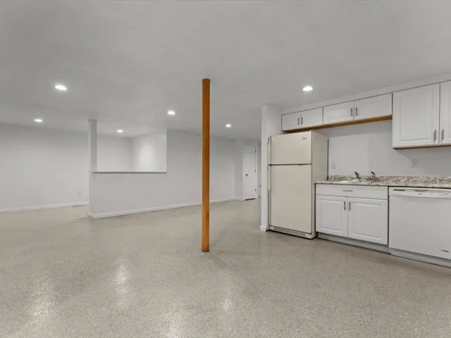 $490,000 | 11 Benson Street, Worcester, MA 01604