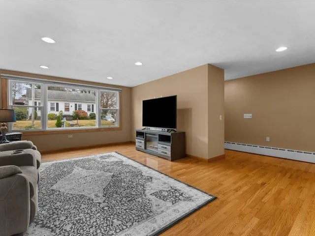 $490,000 | 11 Benson Street, Worcester, MA 01604