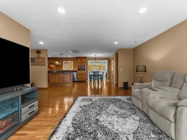 $490,000 | 11 Benson Street, Worcester, MA 01604