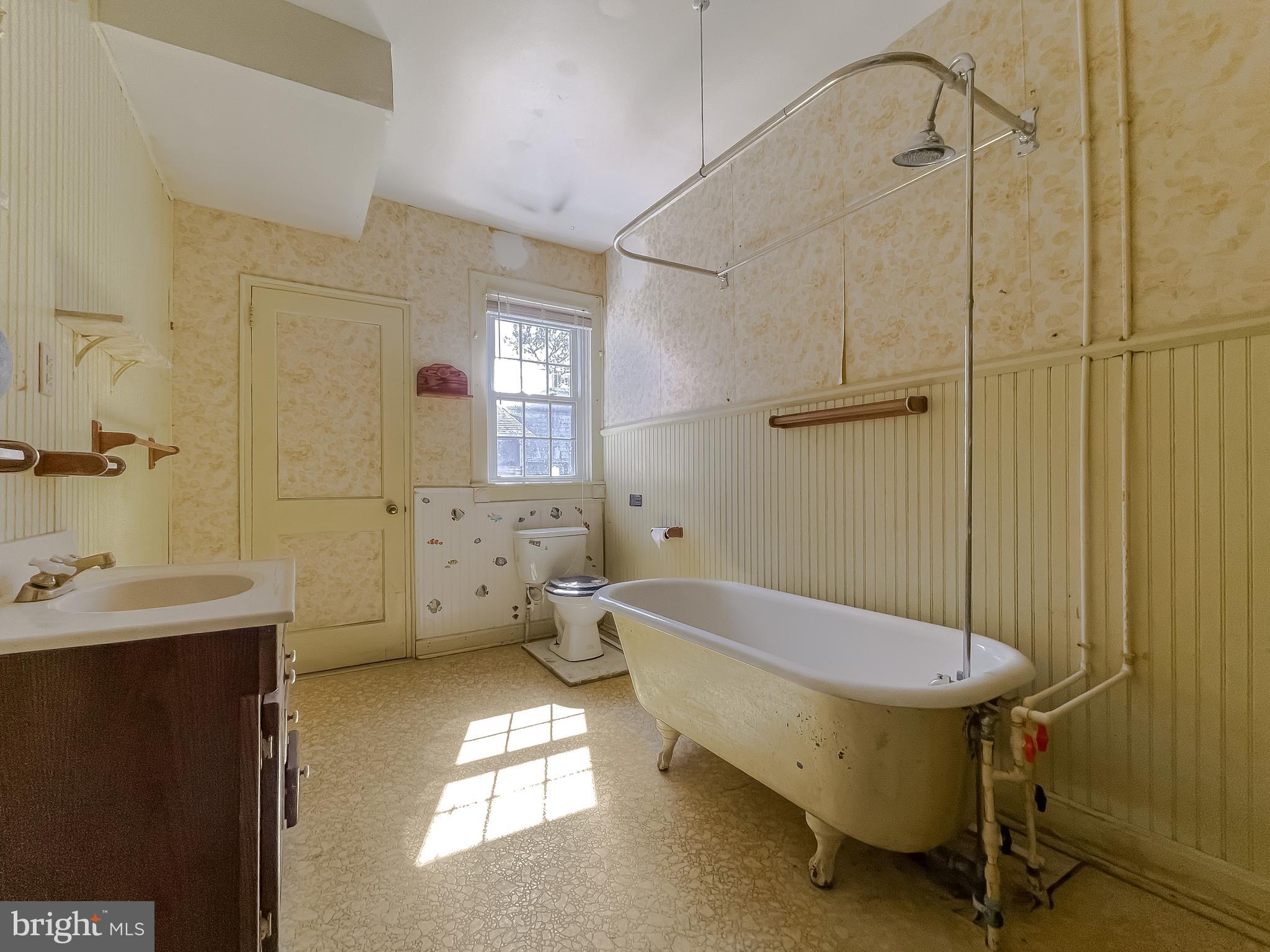 18111 River Road Tall Timbers, MD 20690 - Photo 18 of 39 2nd Full Bathroom