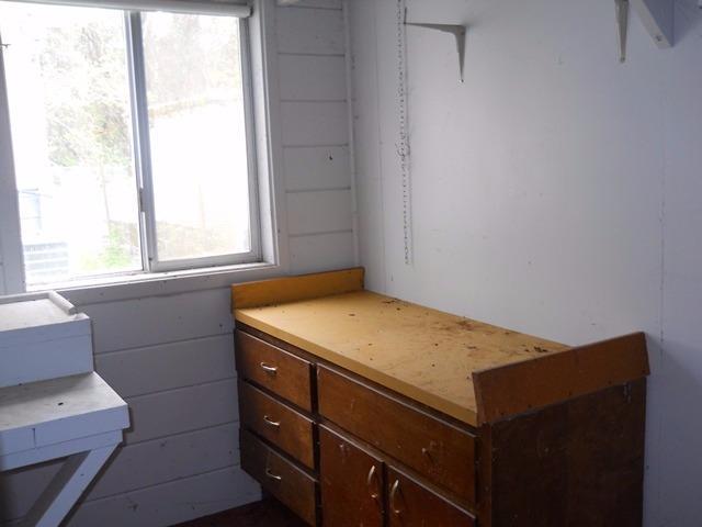 9610 Old Stage Road Central Point, OR 97502 - Photo 13 of 15 One side of the breezeway work room.