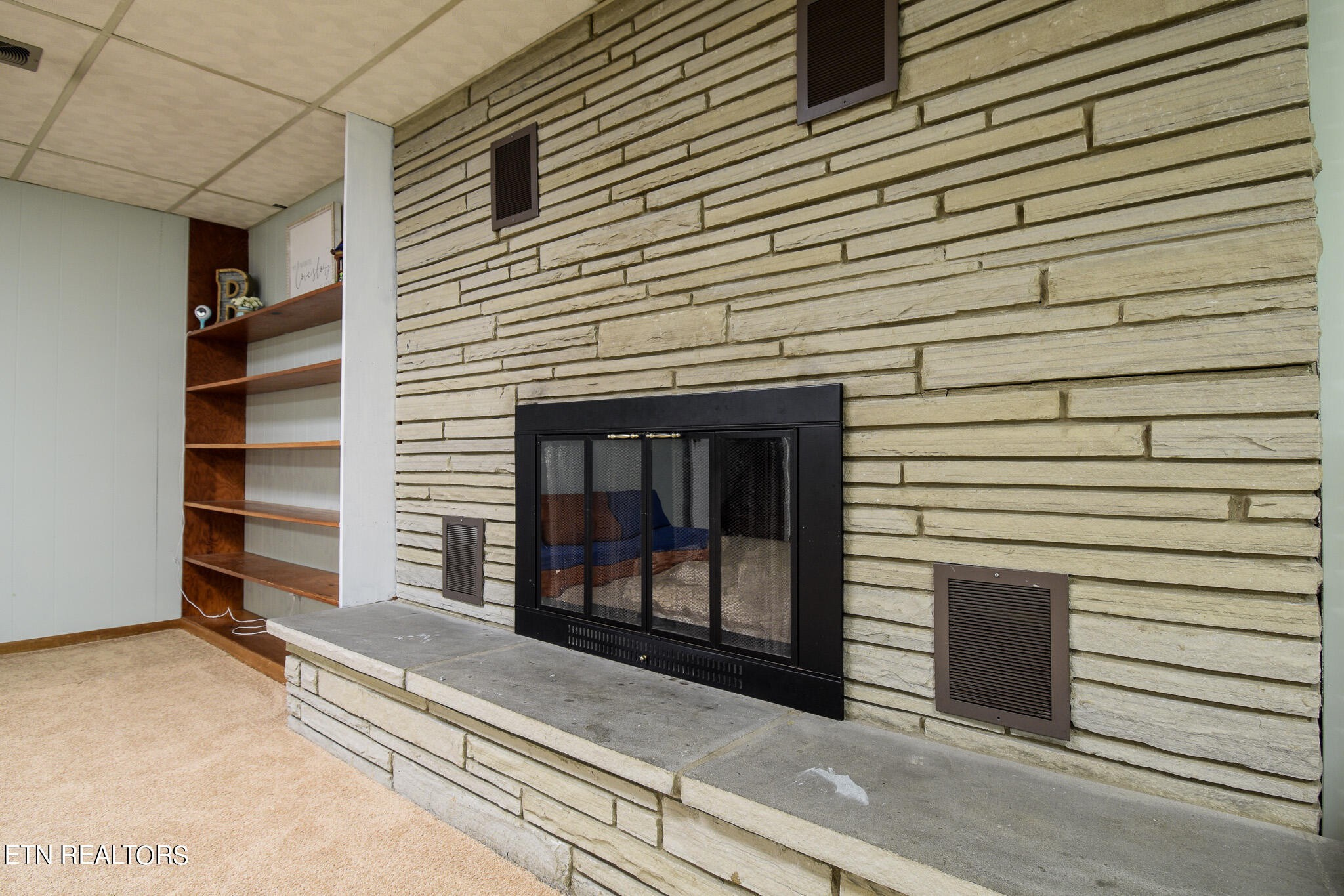 407 Delaware Avenue Oak Ridge, TN 37830 - Photo 33 of 40 a view of a house with a door and wooden floor