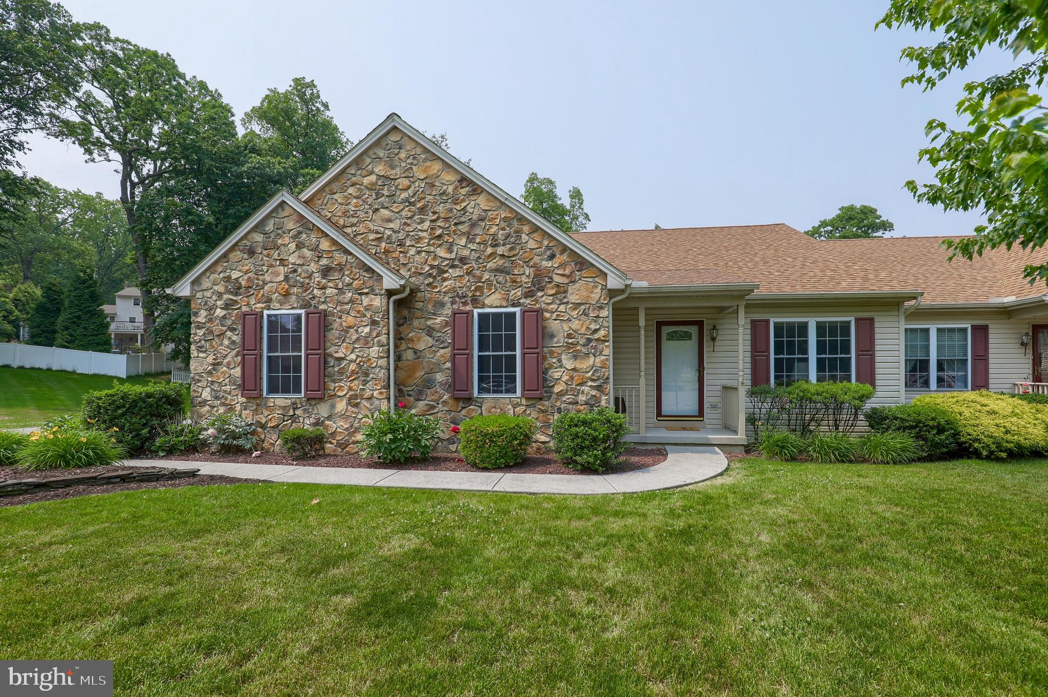 2314 Daisy Road York, PA 17402 - Photo 1 of 42