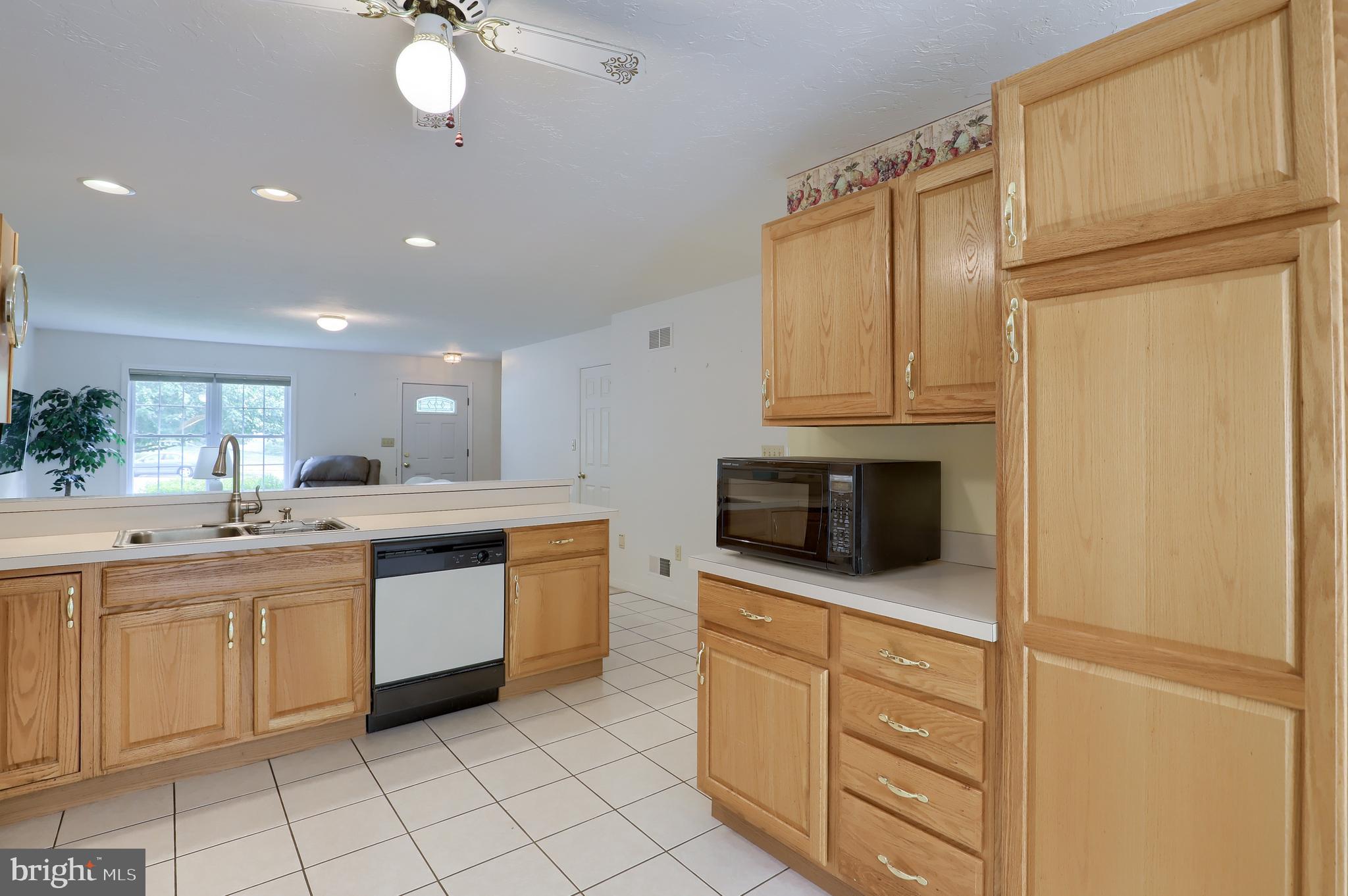 2314 Daisy Road York, PA 17402 - Photo 11 of 42