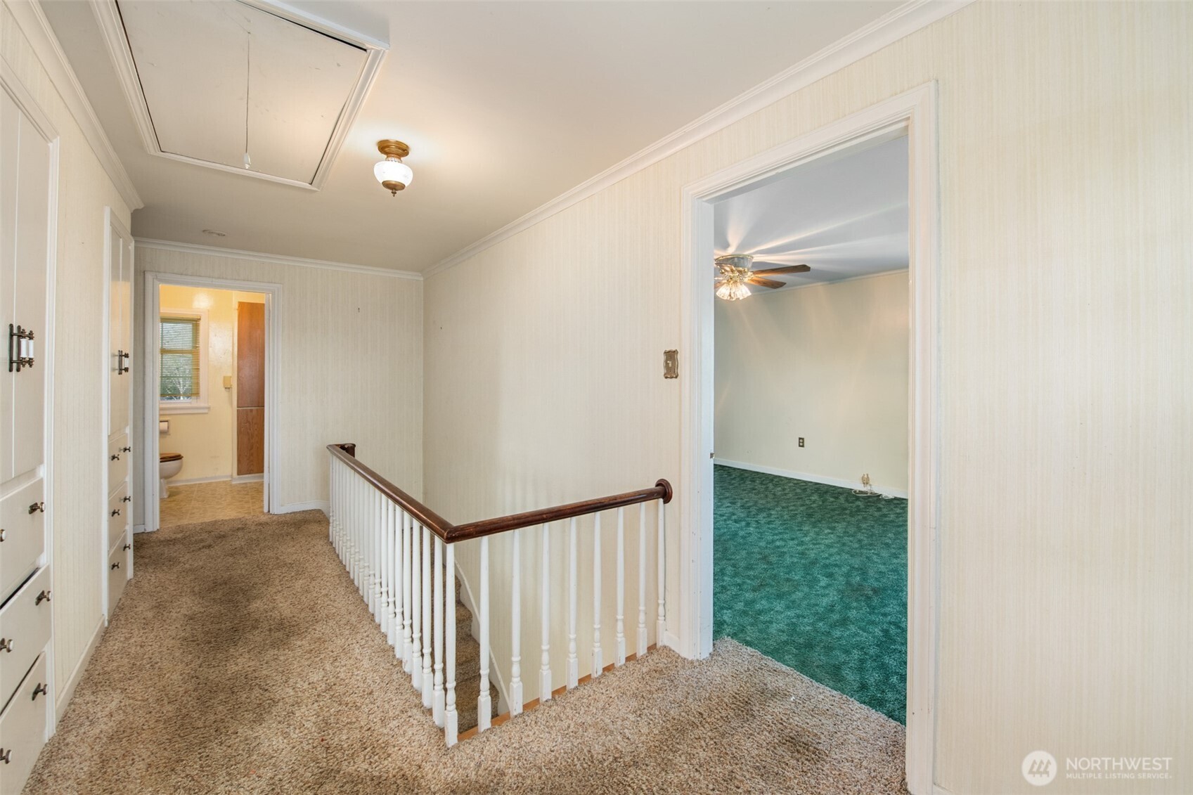 614 1st Avenue Aberdeen, WA 98520 - Photo 17 of 38 a view of a hallway
