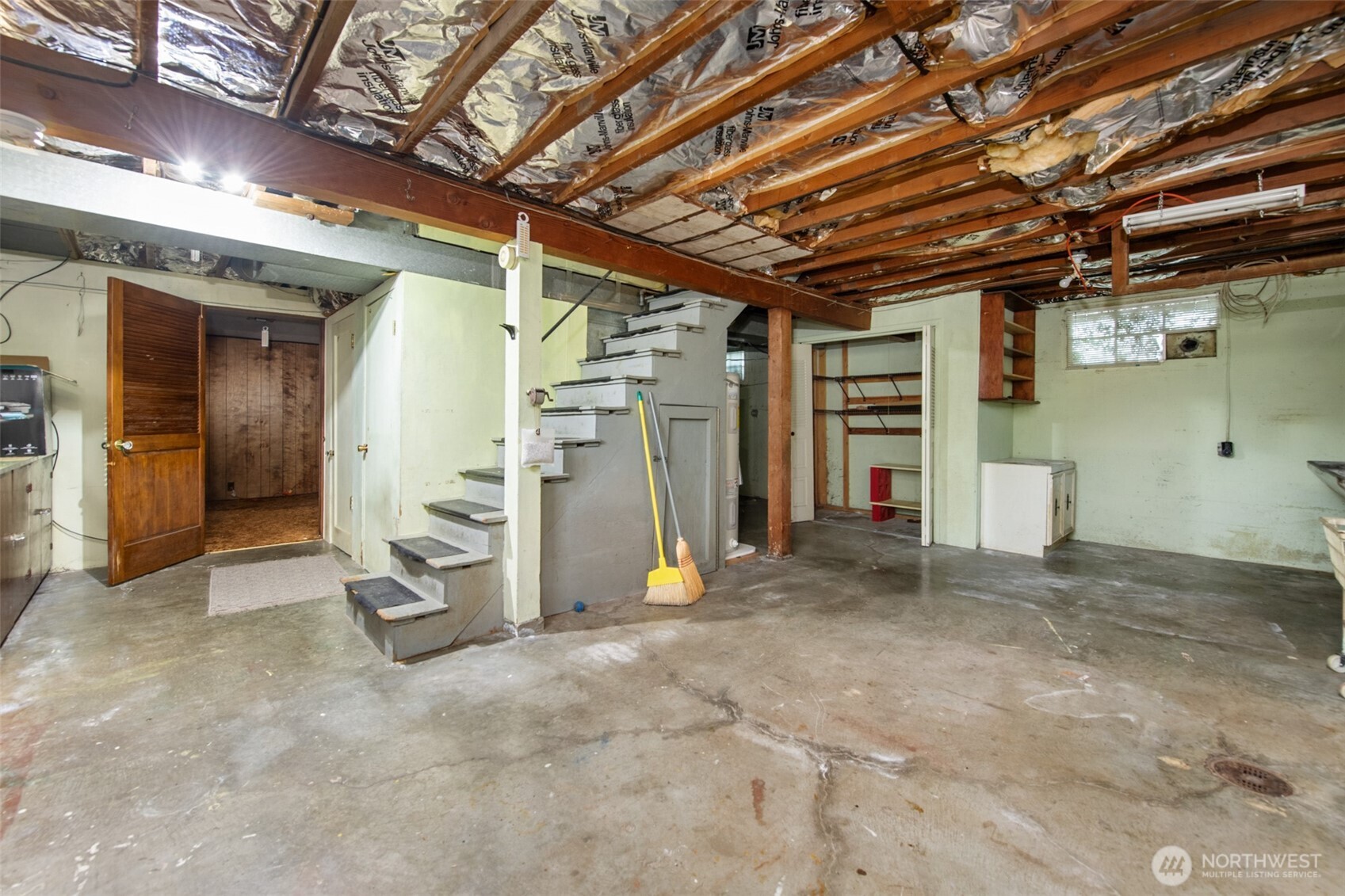 614 1st Avenue Aberdeen, WA 98520 - Photo 24 of 38 a view of a room with gym equipment