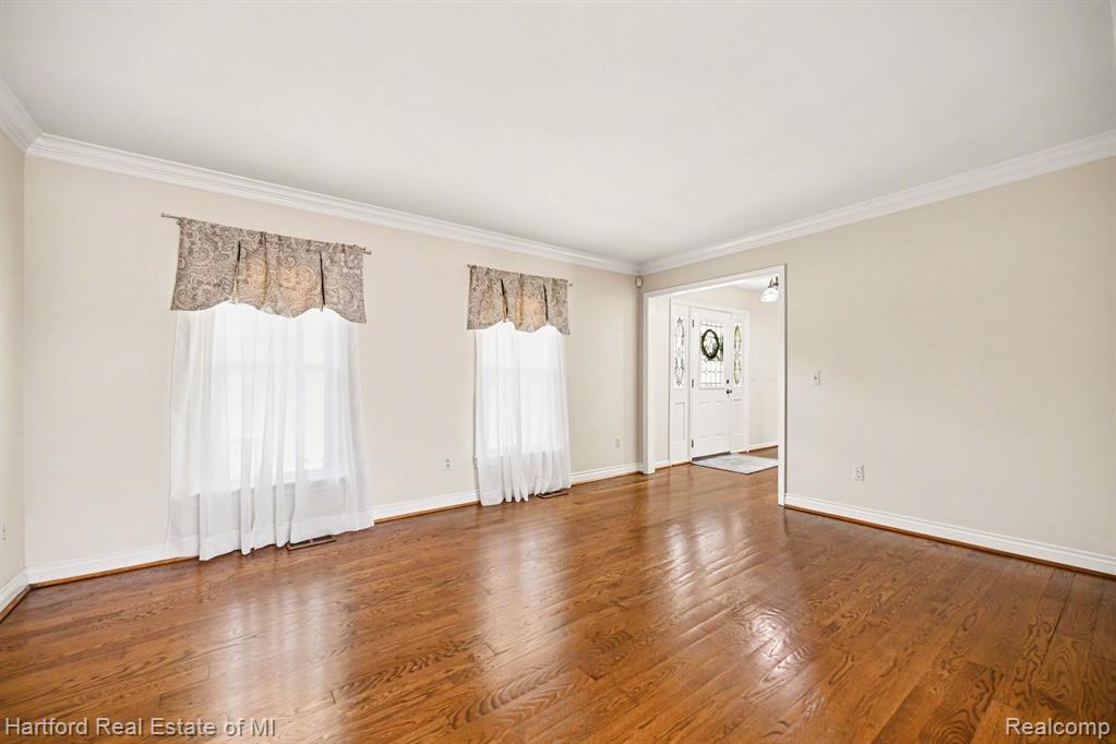 25800 Rutledge Crossing Farmington Hills, MI 48335 - Photo 5 of 27