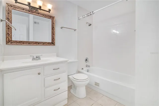 $186,999 | 1836 North Crystal Lake Drive, Unit 112, Lakeland, FL 33801