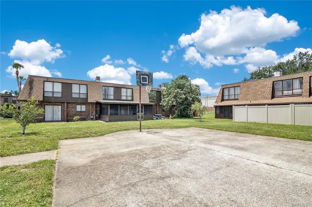 $186,999 | 1836 North Crystal Lake Drive, Unit 112, Lakeland, FL 33801