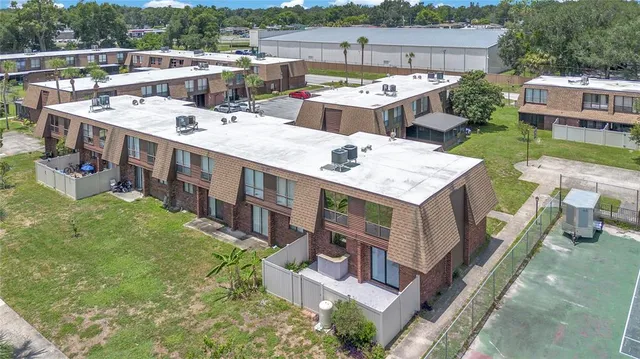 $186,999 | 1836 North Crystal Lake Drive, Unit 112, Lakeland, FL 33801