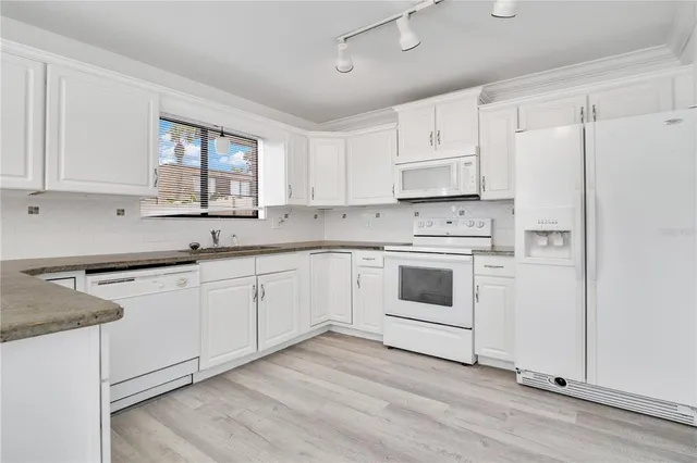 $186,999 | 1836 North Crystal Lake Drive, Unit 112, Lakeland, FL 33801