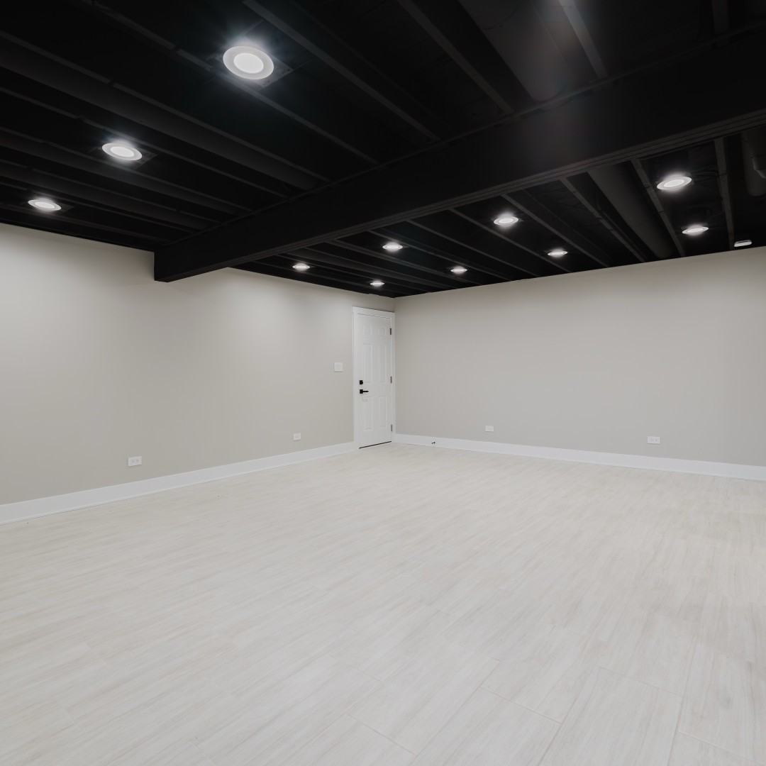211 Roberts Road New Lenox, IL 60451 - Photo 29 of 37 an empty room